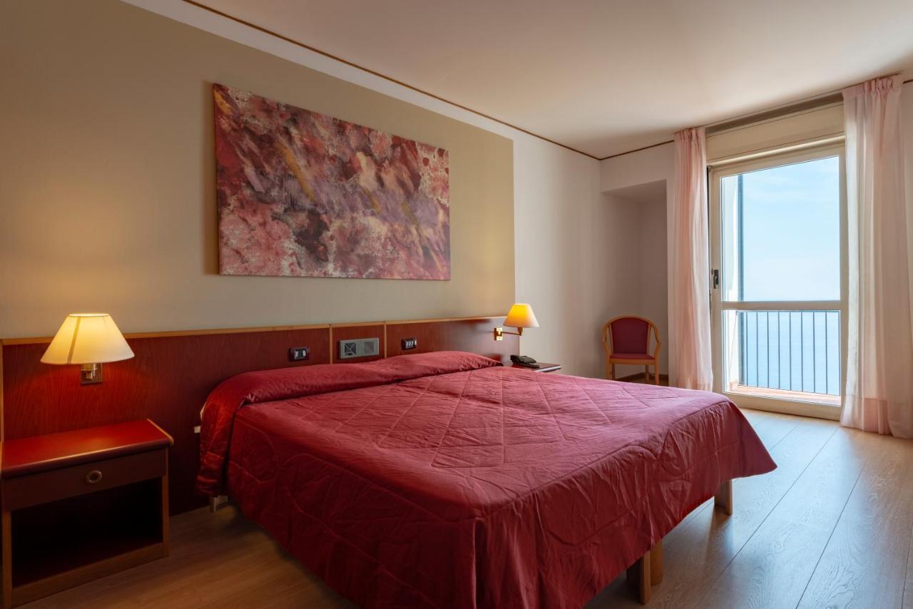 Hotel Torre Normanna Альтавілла-Мілічія Екстер'єр фото