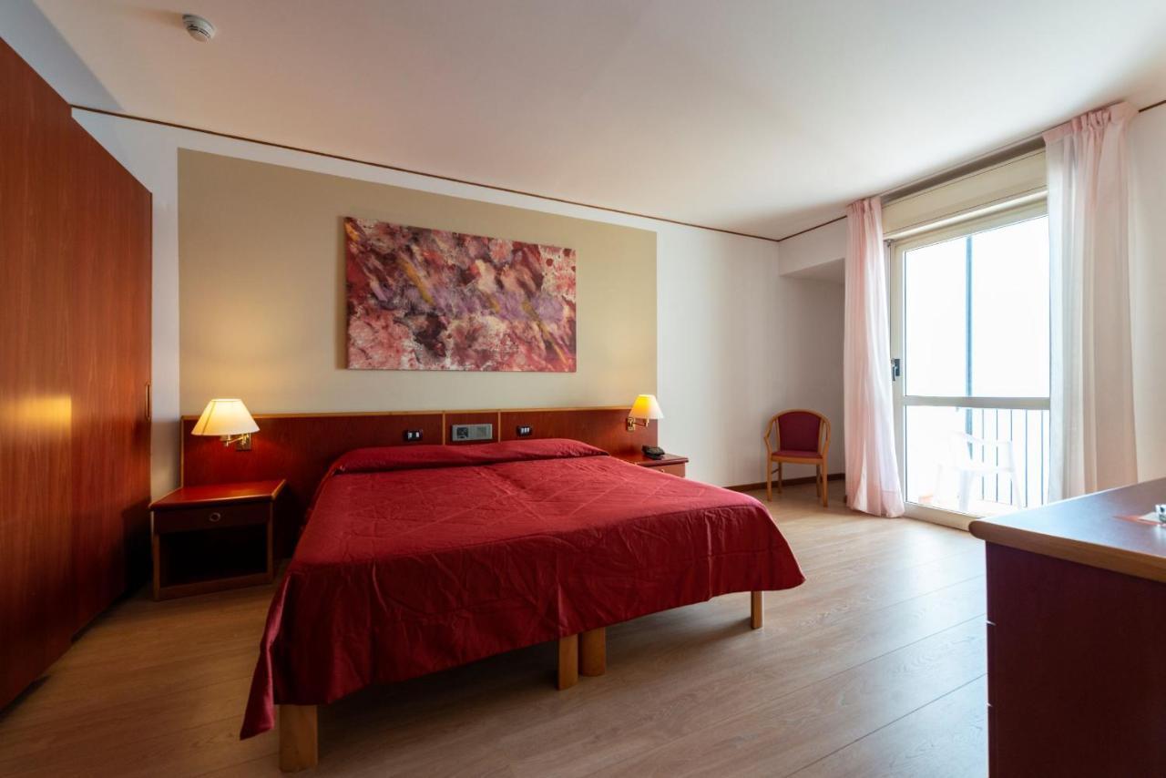 Hotel Torre Normanna Альтавілла-Мілічія Екстер'єр фото