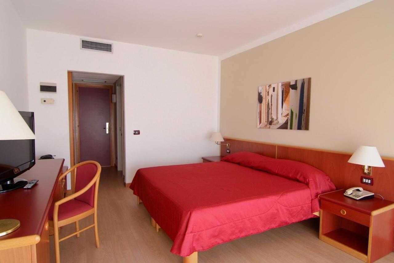 Hotel Torre Normanna Альтавілла-Мілічія Екстер'єр фото